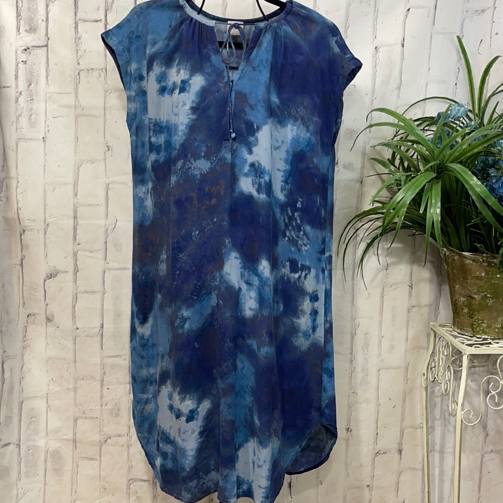 Cupio Mineral Wash Sheath Dress Blue Shades Tie Dye Shirtwaist Hem Cap Sleeves